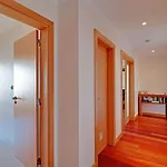 Modern 1 With Pool By Homing Apartman