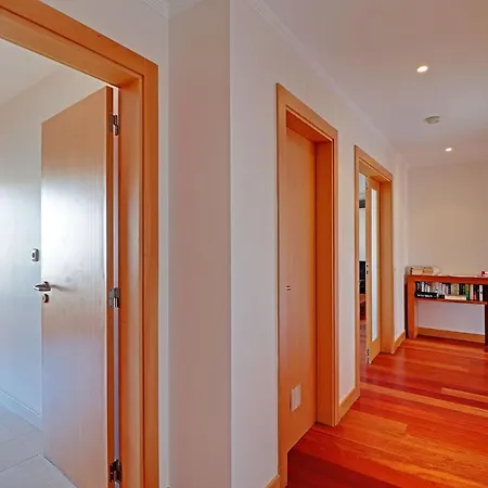 Modern 1 With Pool By Homing Appartement