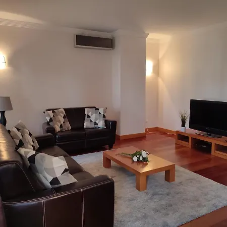 Modern 1 With Pool By Homing Appartement *